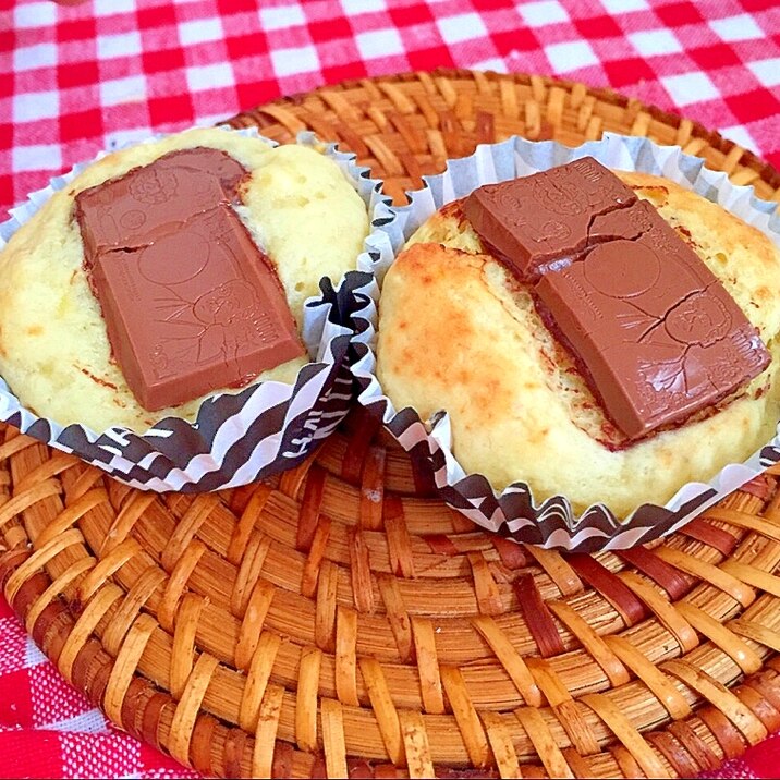 チョコのせ！バナナのカップケーキ♡